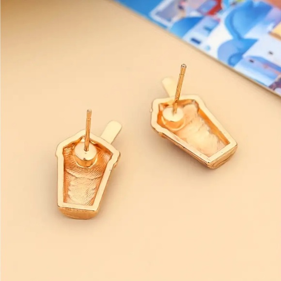 Pink Fashion Coffee Cup Shaped Stud Earrings - Picture 3 of 4